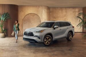 2023 Toyota Highlander Car Review, Pricing, and Specs